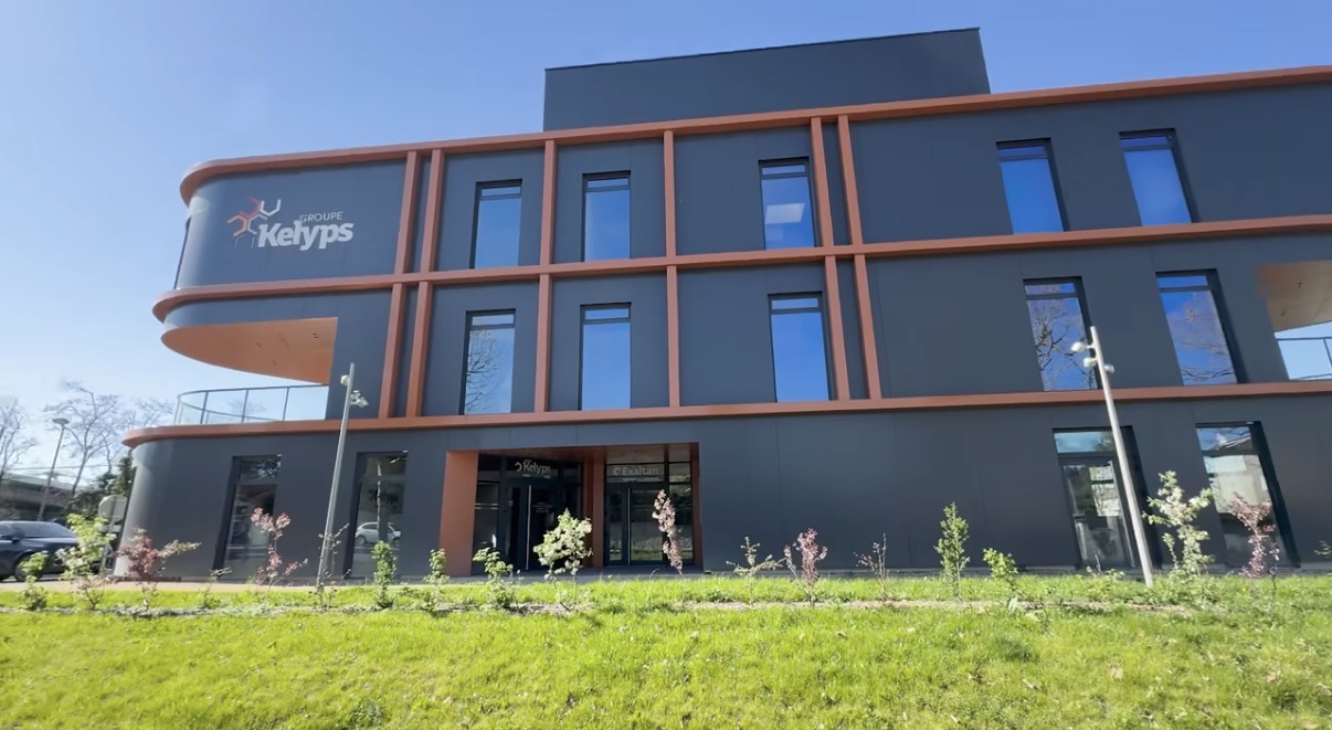 Une nouvelle étape pour Kelyps Groupe ! Nous sommes ravis de vous accueillir dans notre nouveau siège social. Ces locaux, pensés pour favoriser l'innovation et le bien-être de nos collaborateurs, sont le reflet de notre expertise et de notre croissance au service du secteur médical